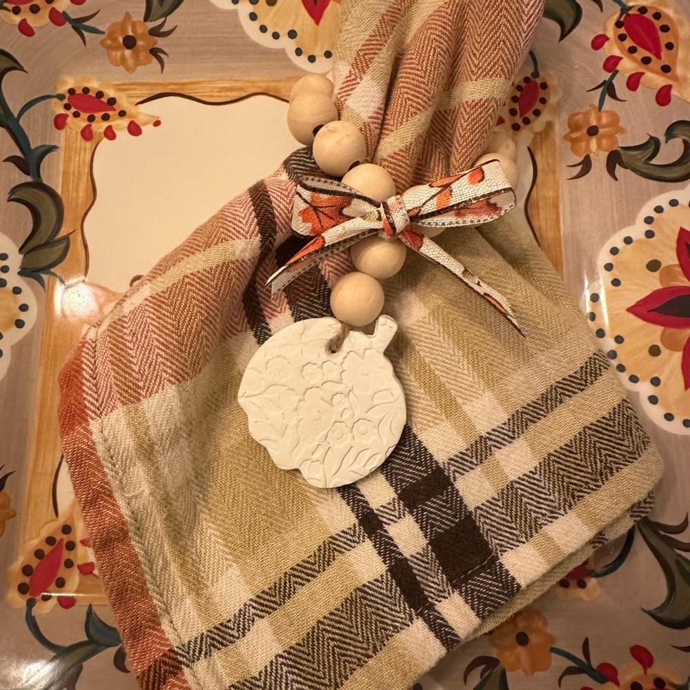 Beaded napkin holder - Picture 2 of 5